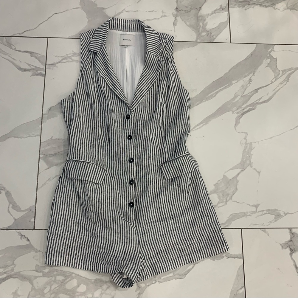Reformation Romper  6 Linen In Vineyard Stripped Button Front  Adjustable waist